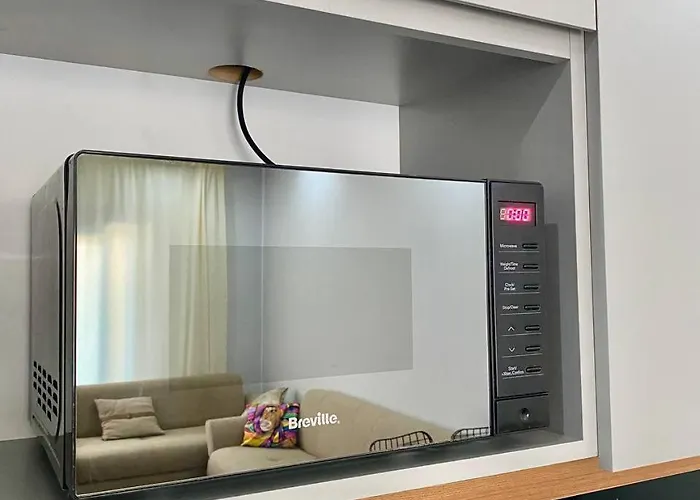 Apartamento Stylish 1br Flat Pool View & 10 Min Walk To *