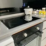 아파트 Stylish 1br Flat Pool View & 10 Min Walk To