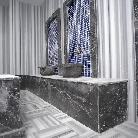 Apartment Stylish 1br Flat Pool View & 10 Min Walk To