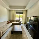 Stylish 1br Flat Pool View & 10 Min Walk To アパート アランヤ