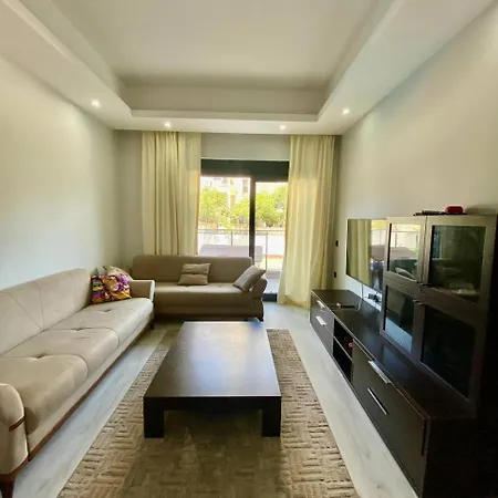 Stylish 1br Flat Pool View & 10 Min Walk To شقة ألانيا