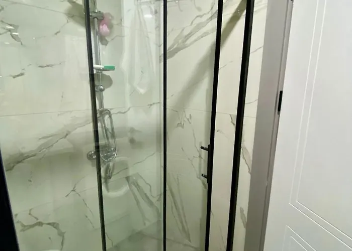 Stylish 1br Flat Pool View & 10 Min Walk To Apartment